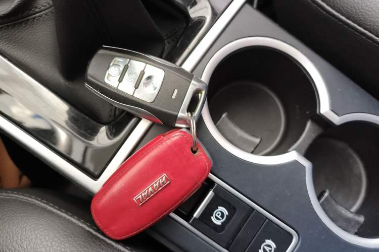 Used Haval H2 2016 Red-Label 1.5T Manual Two-Wheel Drive Luxury Model Interior 1