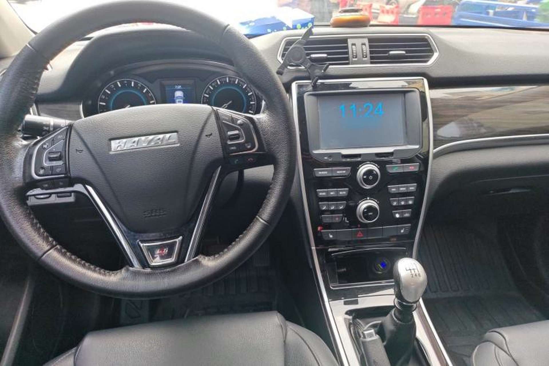 Used Haval H2 2016 Red Label 1.5T Manual Two-Wheel Drive Elite Model Interior 2