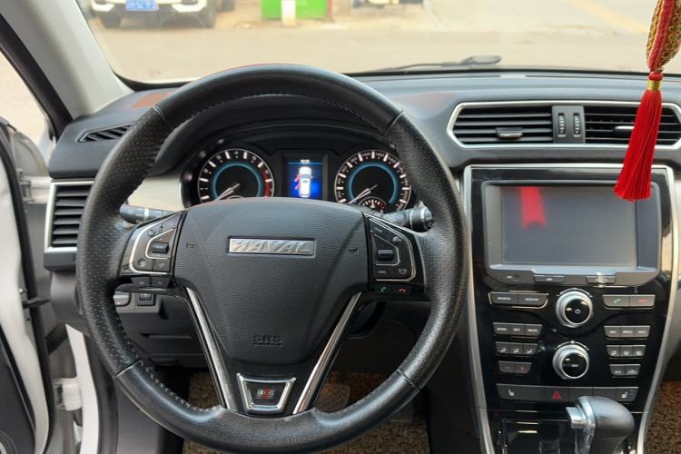 Used Haval H2 2016 Red Label 1.5T Automatic Two-Wheel Drive Elite Model Interior 3