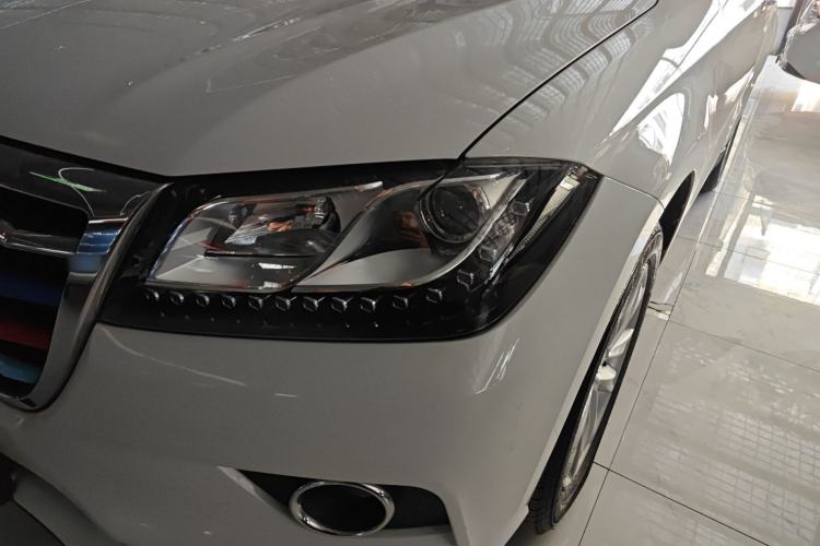 Used Haval H2 2016 Red-Label 1.5T Manual Two-Wheel Drive Luxury Model Left Front Headlight