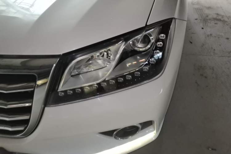 Used Haval H2 2016 Red-Label 1.5T Automatic Two-Wheel Drive Luxury Model Left Front Headlight