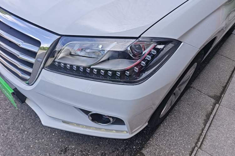 Used Haval H2 2016 Red-Label 1.5T Automatic Two-Wheel Drive Luxury Model Left Front Headlight