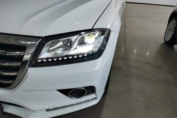 Used Haval H2 2016 Red-Label 1.5T Automatic Two-Wheel Drive Luxury Model Left Front Headlight