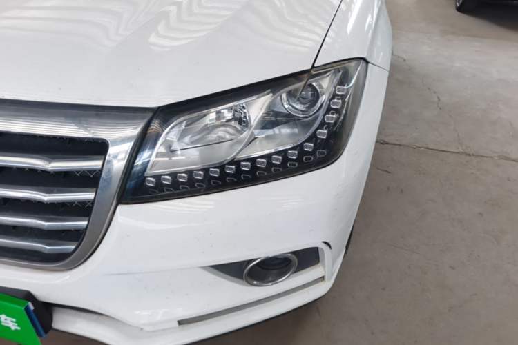 Used Haval H2 2016 Red Label 1.5T Manual Two-Wheel Drive Elite Model Left Front Headlight