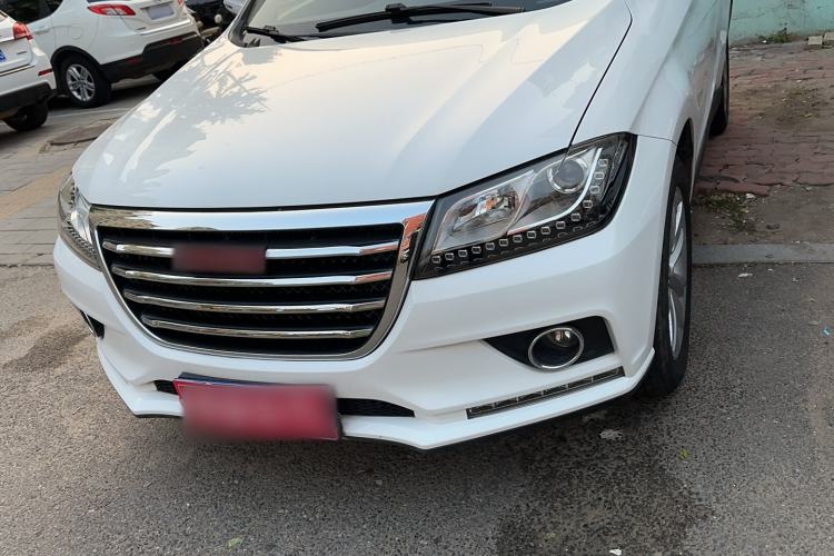 Used Haval H2 2016 Red Label 1.5T Automatic Two-Wheel Drive Elite Model Left Front Headlight
