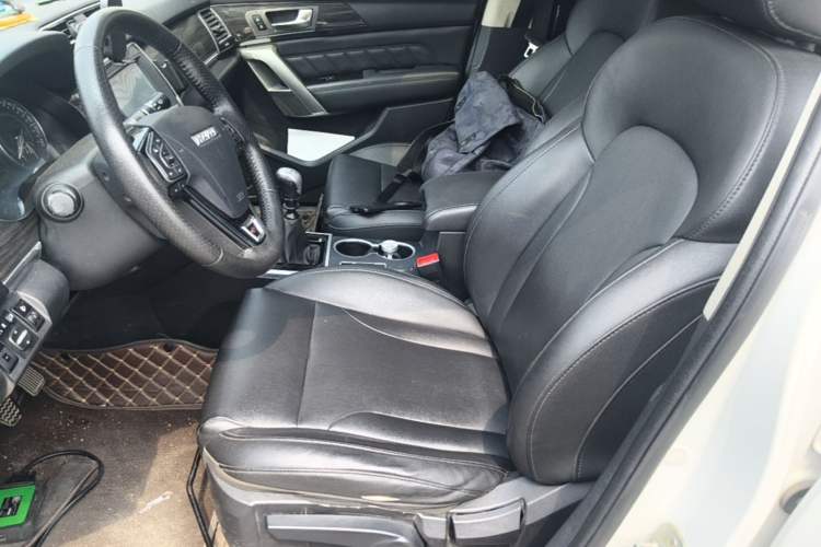 Used Haval H2 2016 Red-Label 1.5T Manual Two-Wheel Drive Luxury Model Left Front Seat