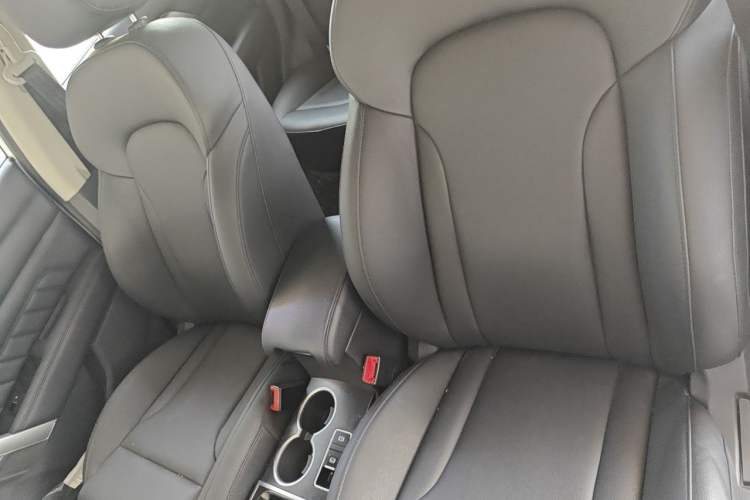 Used Haval H2 2016 Red-Label 1.5T Manual Two-Wheel Drive Luxury Model Left Front Seat