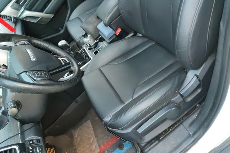 Used Haval H2 2016 Red-Label 1.5T Manual Two-Wheel Drive Luxury Model Left Front Seat