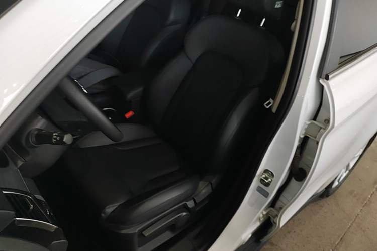 Used Haval H2 2016 Red-Label 1.5T Automatic Two-Wheel Drive Luxury Model Left Front Seat