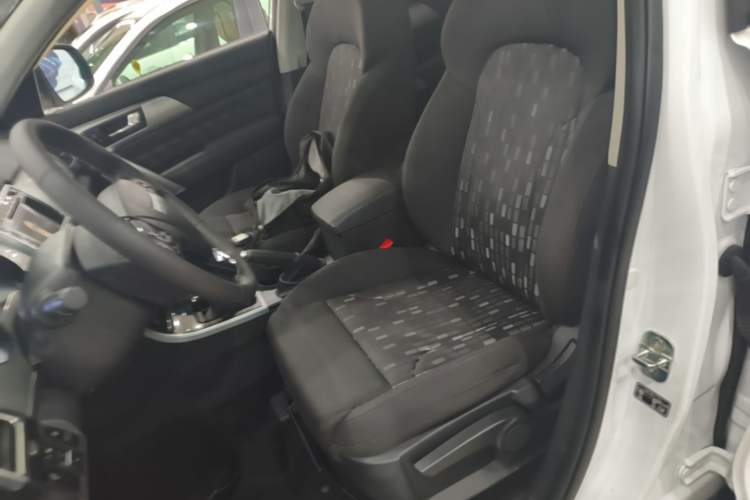 Used Haval H2 2016 Red-Label 1.5T Manual Two-Wheel Drive Comfort Model Left Front Seat