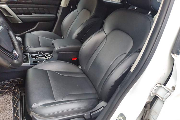 Used Haval H2 2016 Red-Label 1.5T Manual Two-Wheel Drive Luxury Model Left Front Seat