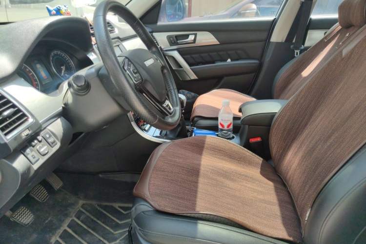 Used Haval H2 2016 Red-Label 1.5T Manual Two-Wheel Drive Luxury Model Left Front Seat