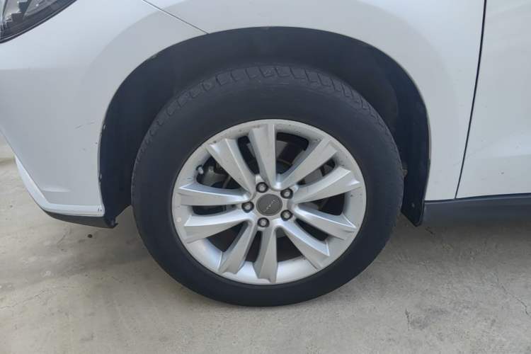 Used Haval H2 2016 Red Label 1.5T Automatic Two-Wheel Drive Elite Model Left Front Wheel Hub