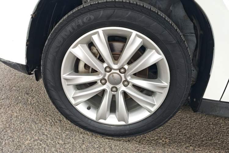 Used Haval H2 2016 Red Label 1.5T Automatic Two-Wheel Drive Prestige Model Left Front Wheel Hub