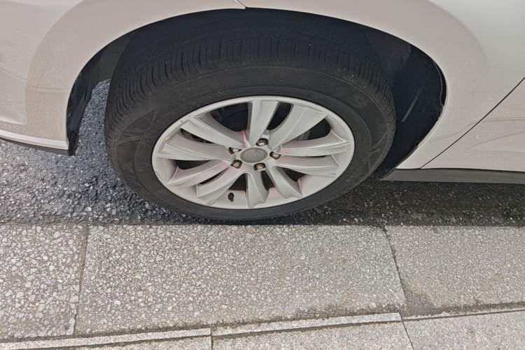 Used Haval H2 2016 Red-Label 1.5T Automatic Two-Wheel Drive Luxury Model Left Front Wheel Hub