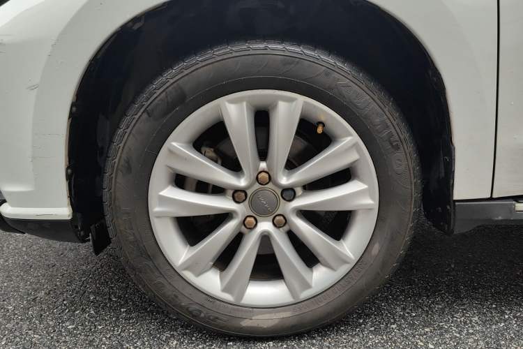 Used Haval H2 2016 Red Label 1.5T Automatic Two-Wheel Drive Elite Model Left Front Wheel Hub