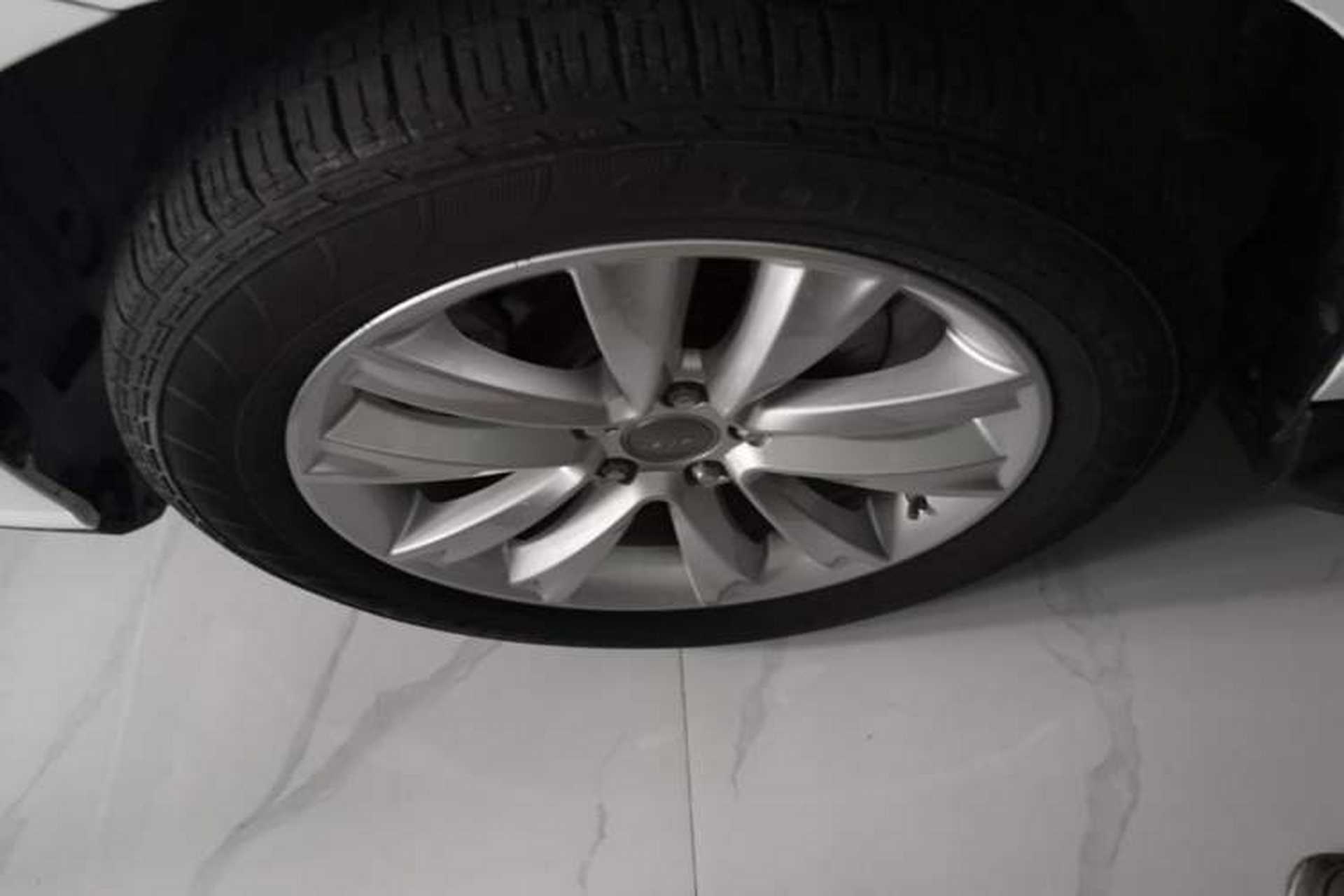 Used Haval H2 2016 Red-Label 1.5T Manual Two-Wheel Drive Luxury Model Left Front Wheel Hub