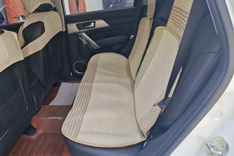 Used Haval H2 2016 Red-Label 1.5T Automatic Two-Wheel Drive Luxury Model Left Rear Seat