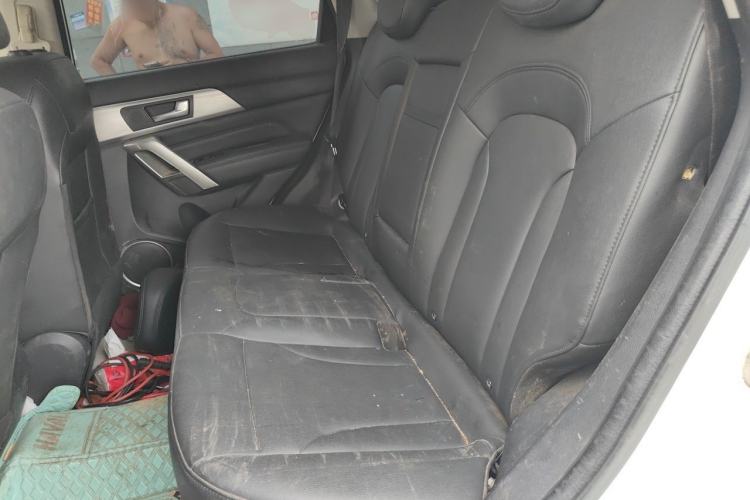 Used Haval H2 2016 Red-Label 1.5T Manual Two-Wheel Drive Luxury Model Left Rear Seat