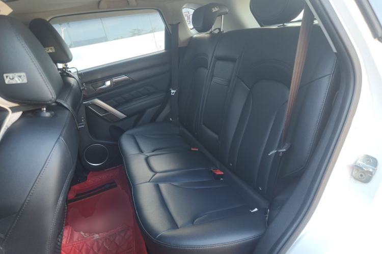 Used Haval H2 2016 Red-Label 1.5T Manual Two-Wheel Drive Luxury Model Left Rear Seat