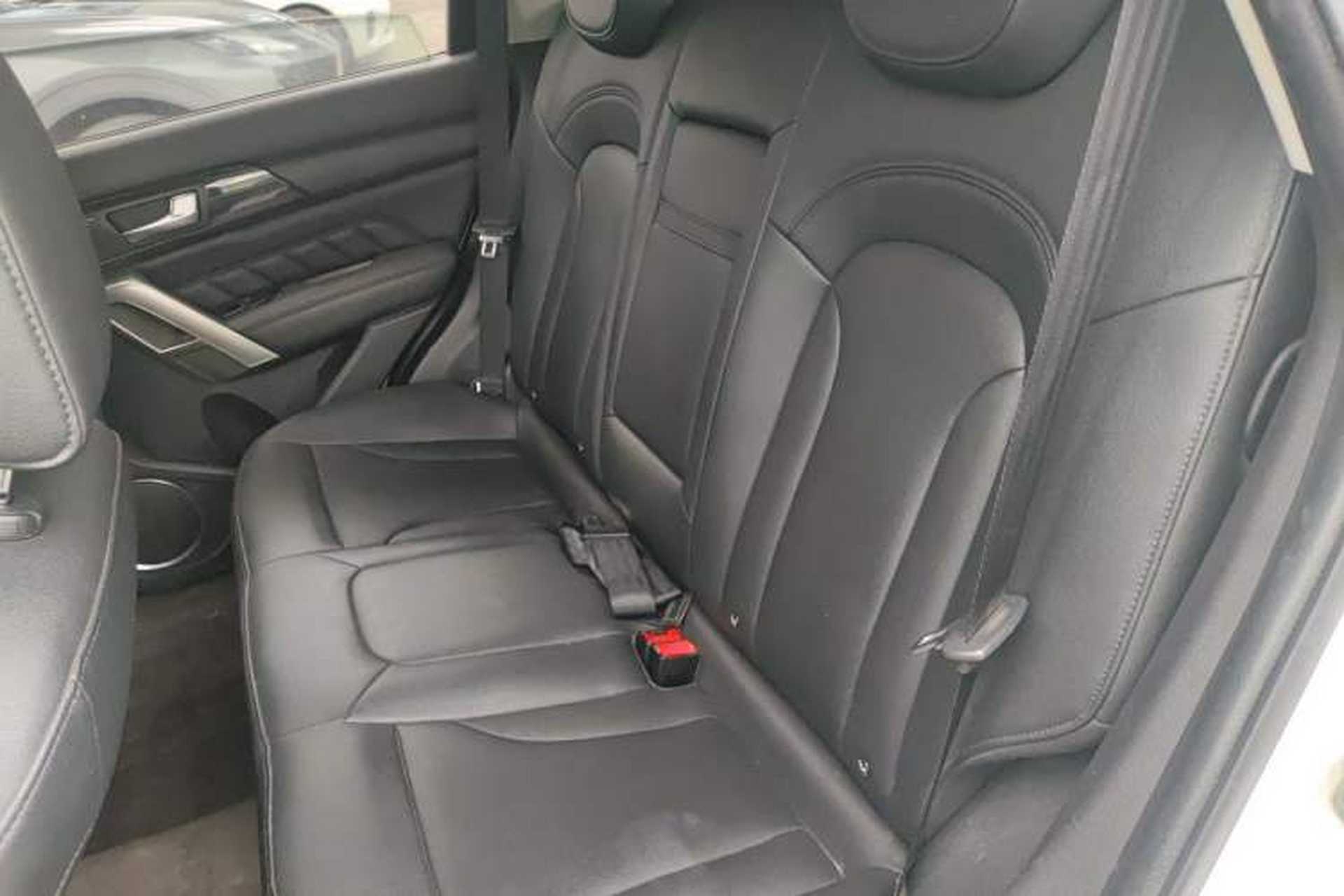Used Haval H2 2016 Red-Label 1.5T Manual Two-Wheel Drive Luxury Model Left Rear Seat