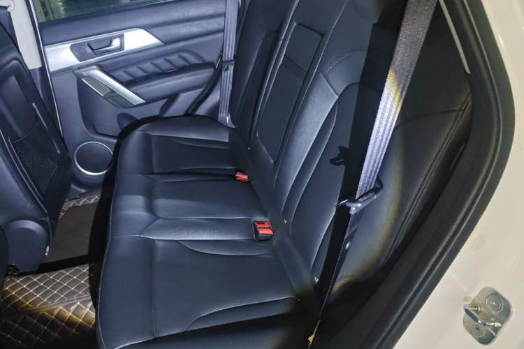 Used Haval H2 2016 Red-Label 1.5T Automatic Two-Wheel Drive Luxury Model Left Rear Seat
