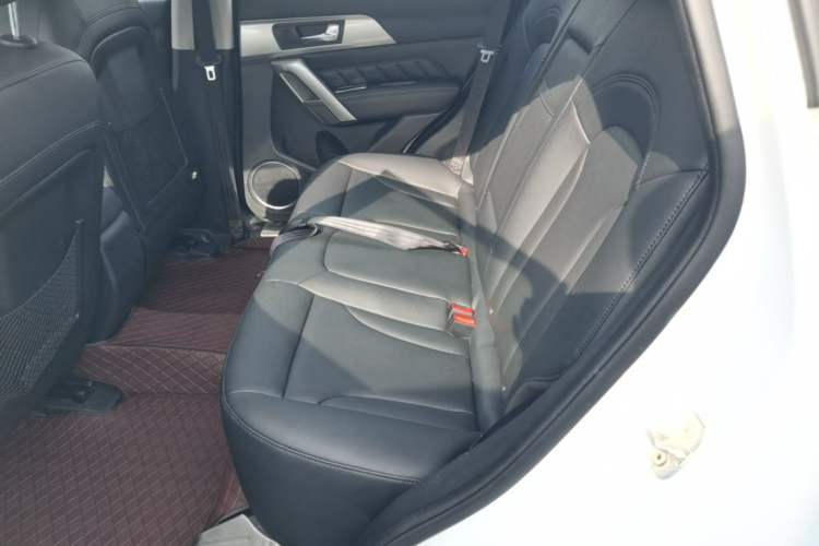 Used Haval H2 2016 Red-Label 1.5T Manual Two-Wheel Drive Luxury Model Left Rear Seat