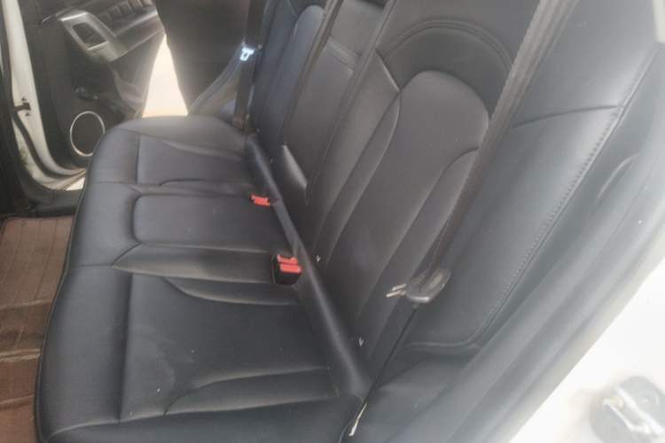 Used Haval H2 2016 Red Label 1.5T Manual Two-Wheel Drive Elite Model Left Rear Seat