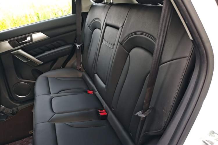 Used Haval H2 2016 Red Label 1.5T Automatic Two-Wheel Drive Prestige Model Left Rear Seat