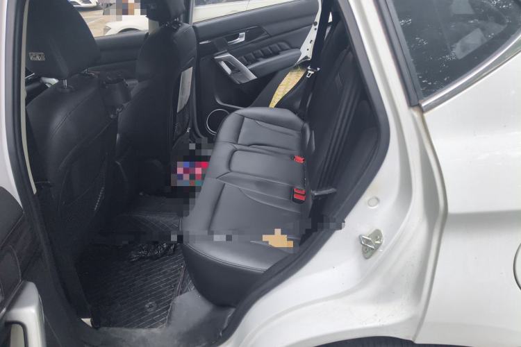 Used Haval H2 2016 Red-Label 1.5T Manual Two-Wheel Drive Luxury Model Left Rear Seat