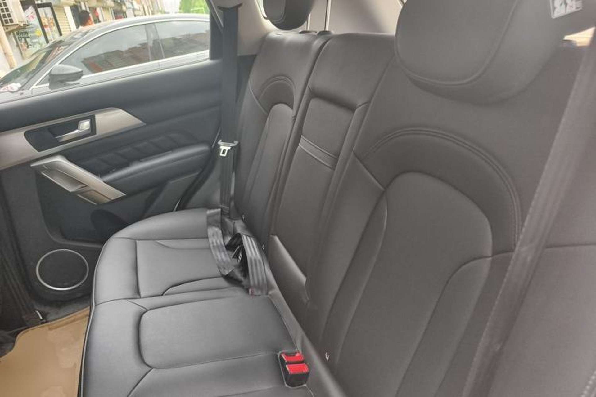 Used Haval H2 2016 Red-Label 1.5T Manual Two-Wheel Drive Luxury Model Left Rear Seat