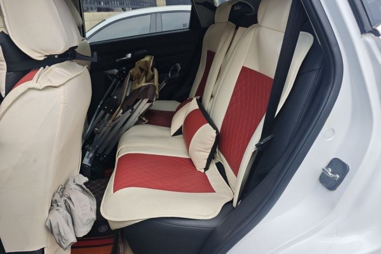 Used Haval H2 2016 Red-Label 1.5T Manual Two-Wheel Drive Luxury Model Left Rear Seat