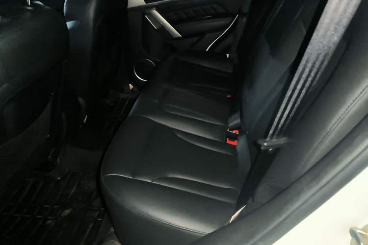 Used Haval H2 2016 Red-Label 1.5T Manual Two-Wheel Drive Luxury Model Left Rear Seat
