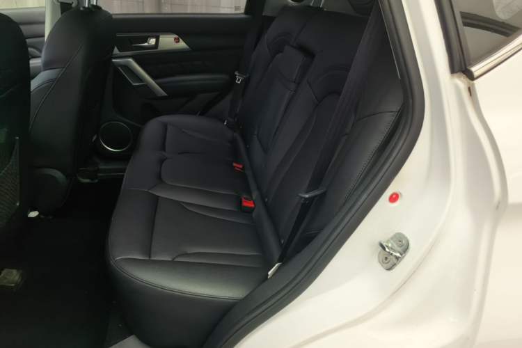 Used Haval H2 2016 Red-Label 1.5T Manual Two-Wheel Drive Luxury Model Left Rear Seat