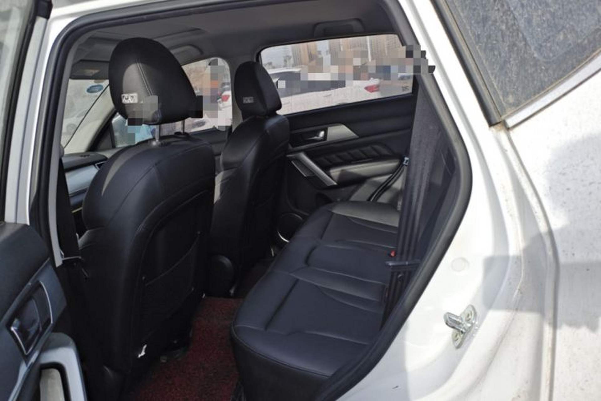 Used Haval H2 2016 Red-Label 1.5T Manual Two-Wheel Drive Luxury Model Left Rear Seat