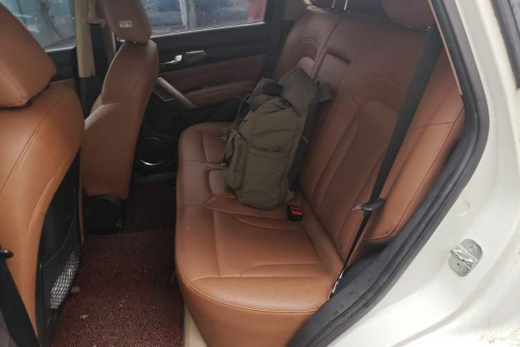 Used Haval H2 2016 Red-Label 1.5T Automatic Two-Wheel Drive Luxury Model Left Rear Seat