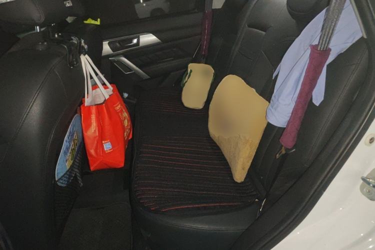 Used Haval H2 2016 Red-Label 1.5T Automatic Two-Wheel Drive Luxury Model Left Rear Seat