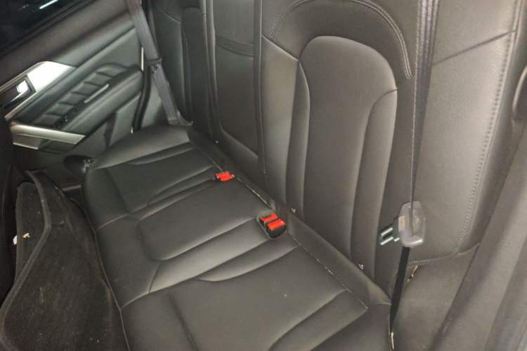 Used Haval H2 2016 Red-Label 1.5T Automatic Two-Wheel Drive Luxury Model Left Rear Seat