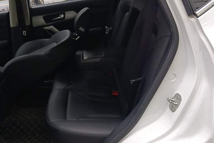 Used Haval H2 2016 Red-Label 1.5T Automatic Two-Wheel Drive Luxury Model Left Rear Seat