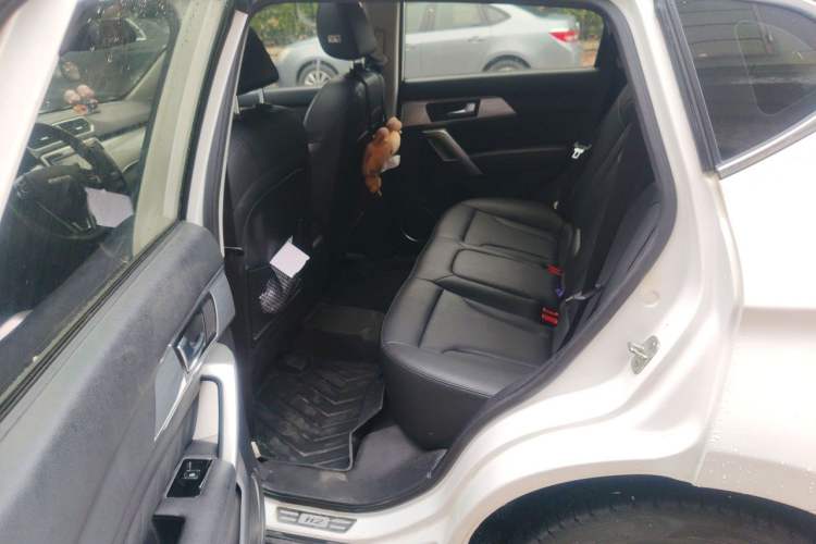 Used Haval H2 2016 Red-Label 1.5T Automatic Two-Wheel Drive Luxury Model Left Rear Seat