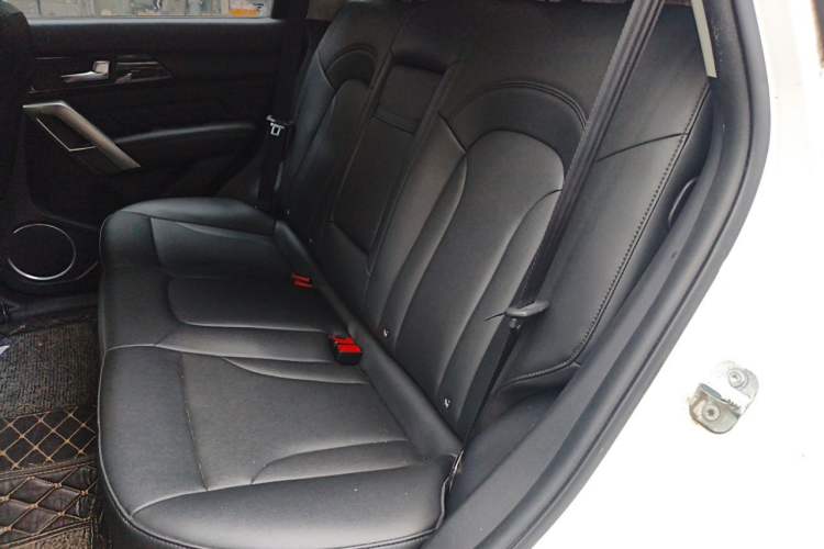 Used Haval H2 2016 Red-Label 1.5T Manual Two-Wheel Drive Luxury Model Left Rear Seat