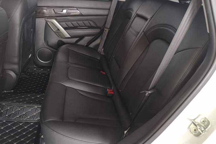 Used Haval H2 2016 Red-Label 1.5T Automatic Two-Wheel Drive Luxury Model Left Rear Seat