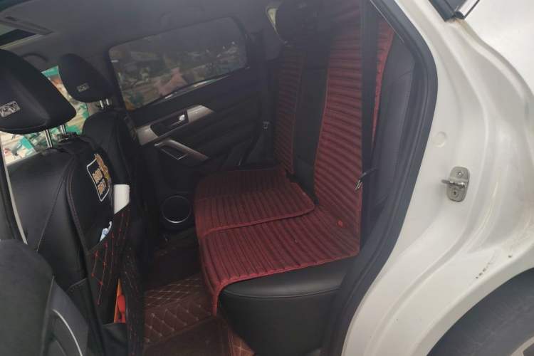 Used Haval H2 2016 Red-Label 1.5T Manual Two-Wheel Drive Luxury Model Left Rear Seat