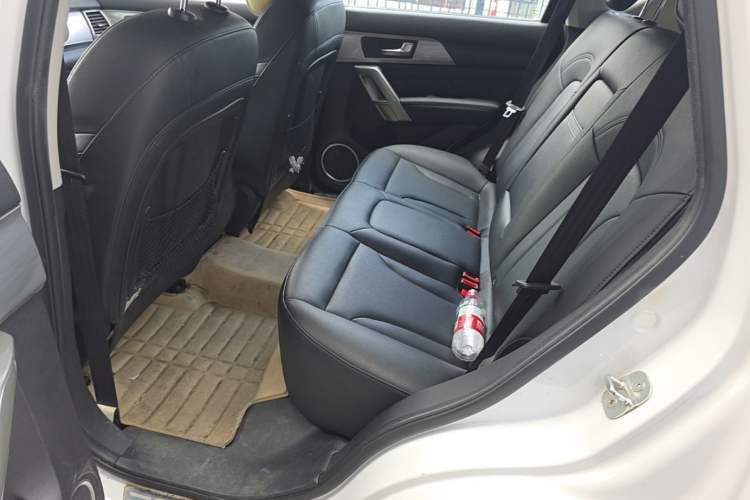 Used Haval H2 2016 Red-Label 1.5T Automatic Two-Wheel Drive Luxury Model Left Rear Seat