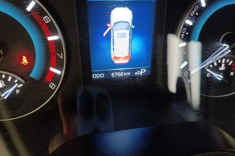 Used Haval H2 2016 Red-Label 1.5T Automatic Two-Wheel Drive Luxury Model Odometer Close Up