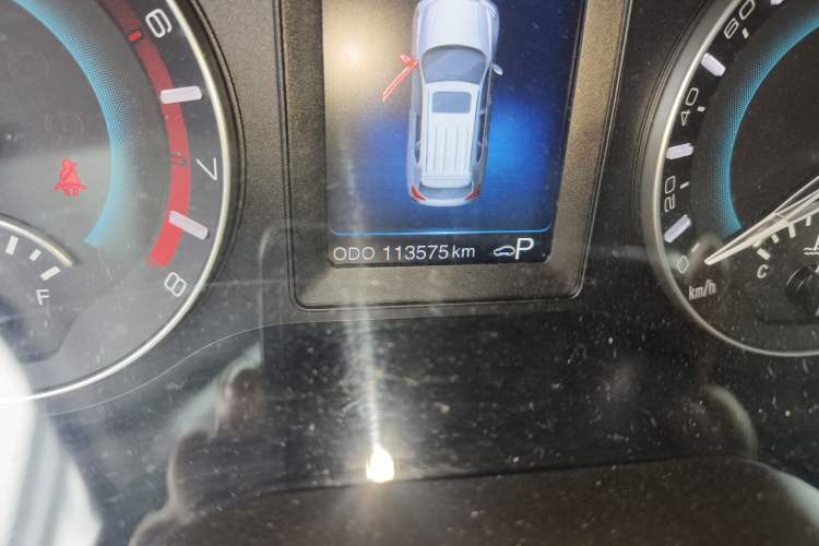 Used Haval H2 2016 Red Label 1.5T Automatic Two-Wheel Drive Elite Model Odometer Close Up