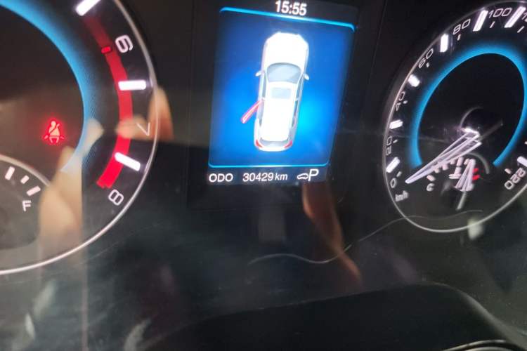Used Haval H2 2016 Red-Label 1.5T Automatic Two-Wheel Drive Luxury Model Odometer Close Up