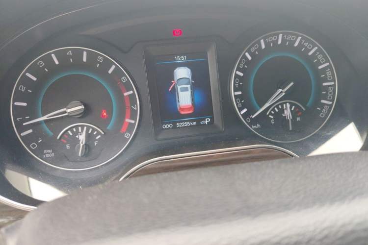 Used Haval H2 2016 Red Label 1.5T Automatic Two-Wheel Drive Prestige Model Odometer Close Up