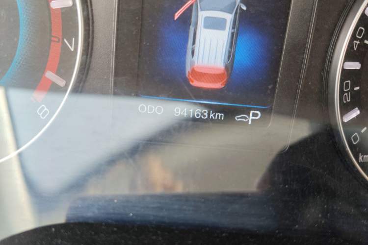Used Haval H2 2016 Red Label 1.5T Automatic Two-Wheel Drive Elite Model Odometer Close Up