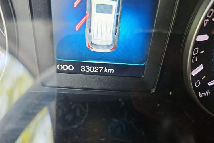 Used Haval H2 2016 Red Label 1.5T Manual Two-Wheel Drive Elite Model Odometer Close Up